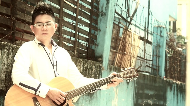 Cáp Anh Tài là ai? Tiểu sử, sự nghiệp của ca sĩ Cáp Anh Tài Cáp Xuân Anh Tài sáng tác nhiều ca khúc về thể thao và miền Trung