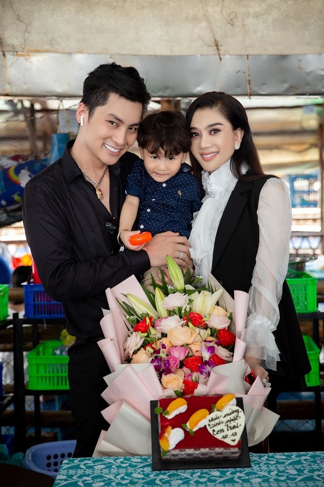 Lâm Khánh Chi là ai? Tiểu sử & sự nghiệp Lâm Khánh Chi Gia đình hạnh phúc của Lâm Khánh Chi và Phi Hùng