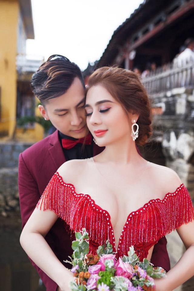 Lâm Khánh Chi là ai? Tiểu sử & sự nghiệp Lâm Khánh Chi Đám cưới viên mãn với doanh nhân Phi Hùng
