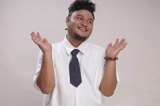 Vinh Râu là ai? Tiểu sử & sự nghiệp của Vinh Râu
