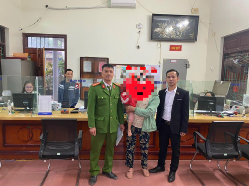 Ở nhà trông cháu, người phụ nữ suýt "bốc hơi" 1 tỷ đồng trong sổ tiết kiệm