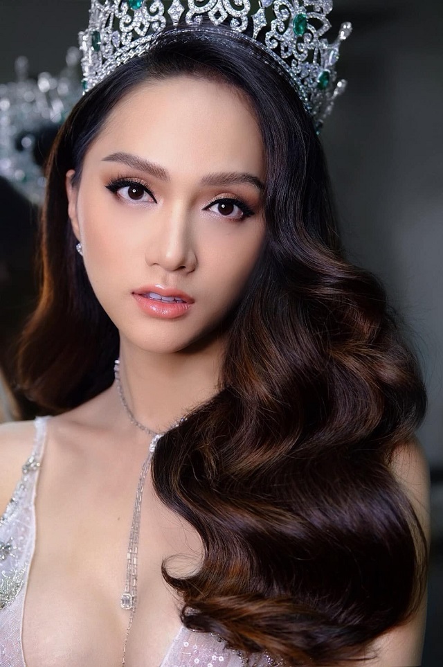 Chặng đường gia nhập làng giải trí Việt