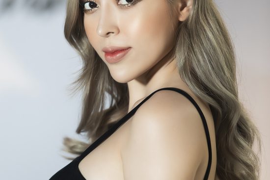 Linh Barbie là ai và cô nàng làm nghề gì bạn biết chưa?