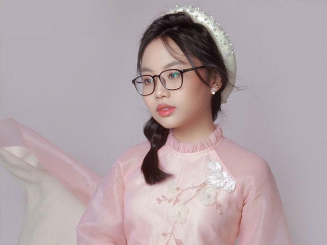 Phương Mỹ Chi bao nhiêu tuổi? Tiểu sử, sự nghiệp ca sĩ Phương Mỹ Chi Mỹ Chi vướng lùm xùm hát nhạc không phù hợp độ tuổi