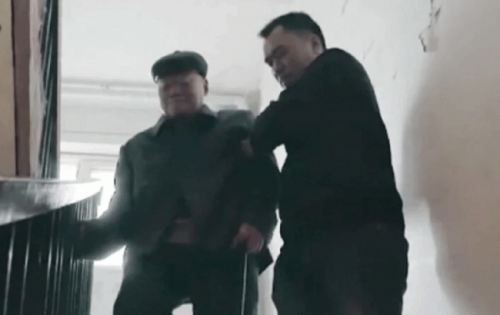 Anh bán trái cây ở chợ được người dưng viết di chúc để lại tài sản 11 tỷ đồng gây bão dư luận