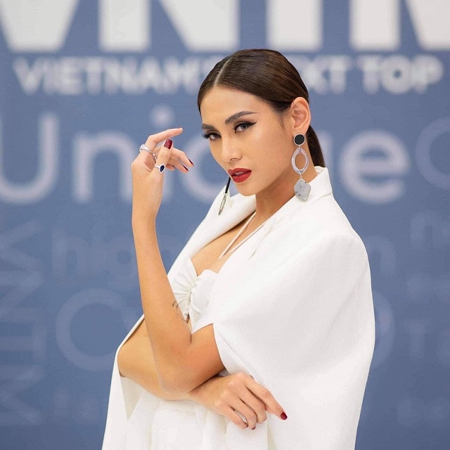 Chiều cao thật của siêu mẫu Võ Hoàng Yến