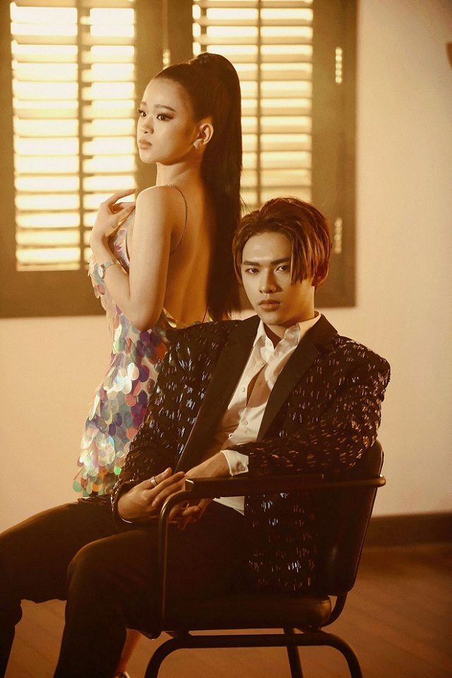 Linh Ka thử sức vào tạo hình sexy, trưởng thành nhưng lại khiến khán giả "nhức mắt"