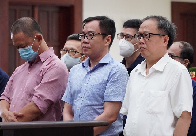 Ông Dũng lợi dụng chức quyền đi công tác nước ngoài sai quy định