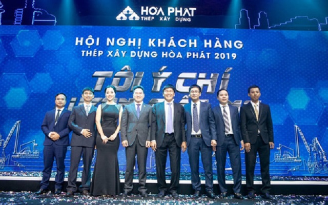 Tiểu sử và sự nghiệp doanh nhân Trần Đình Long Ông Long trong hội nghị khách hàng của tập đoàn Hòa Phát