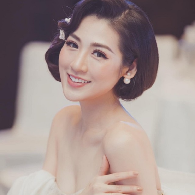 Tú Anh có chiều cao mà nhiều người gato