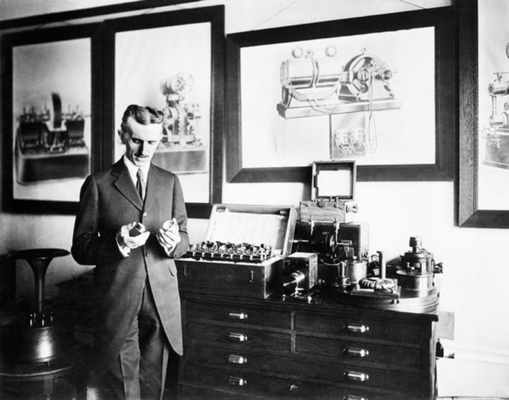 Tesla là ai? Tiểu sử nhà khoa học phát minh ra điện Nikola tesla Vì sao những câu chuyện xoay xung quanh Tesla vẫn cực hot hiện nay?