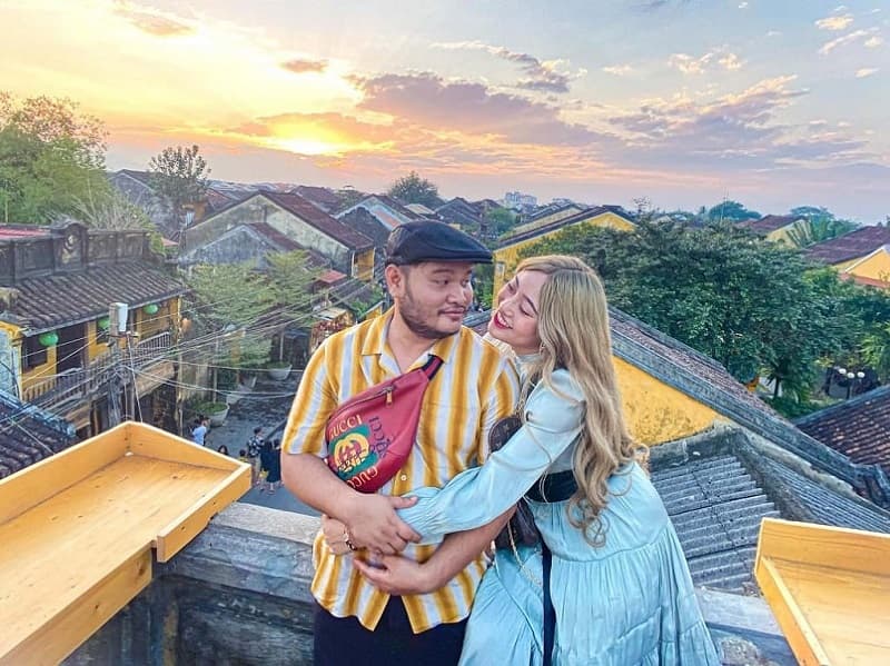 Vinh Râu là ai? Tiểu sử & sự nghiệp của Vinh Râu Vinh Râu - Lương Minh Trang đã trở thành hình mẫu lý tưởng của nhiều bạn trẻ