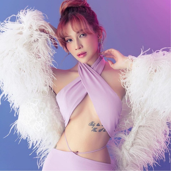 diễn viên khả như là ai