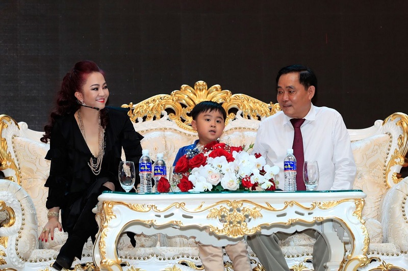 Đời tư cá nhân của bà Phương Hằng