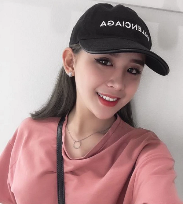 hoa khôi đại học kinh tế tài chính tphcm