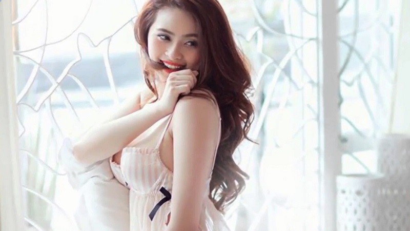 Ngọc từng xuất hiện tại các MV của người nổi tiếng