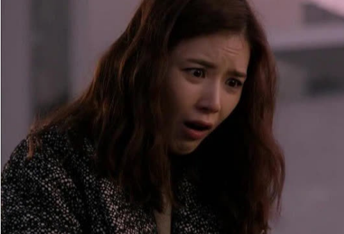 Nửa đêm tỉnh dậy không thấy chồng đâu, đi tìm thì bủn rủn tay chân khi chứng kiến cảnh tượng này