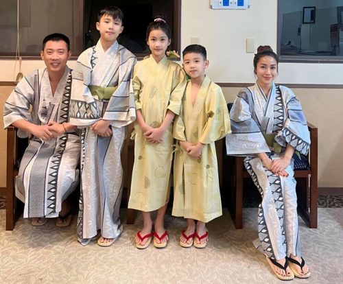 Rời showbiz ở ẩn, Ốc Thanh Vân đưa 3 con đi du lịch Nhật Bản, nhan sắc con gái gây chú ý