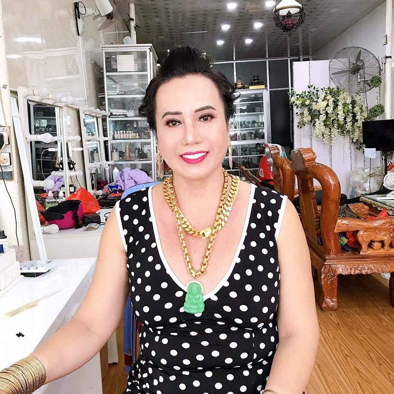 Cô Minh Hiếu là ai? Giải mã hiện tượng mạng cô Minh Hiếu Sự nghiệp ấn tượng của cô