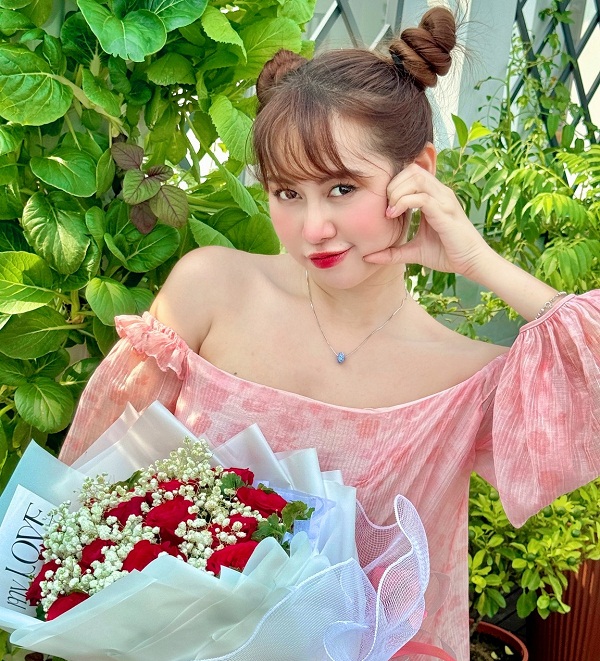 tiểu sử việt phương thoa