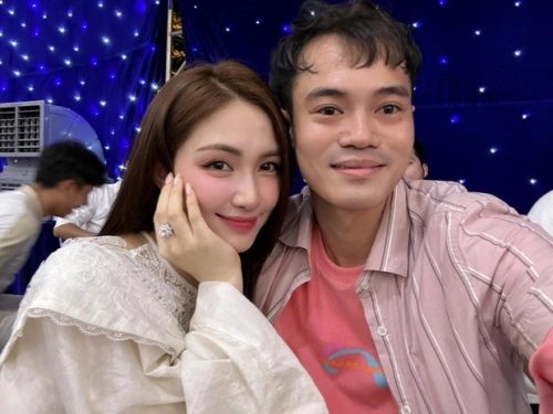 Văn Toàn thân thiết, dành tình cảm cho Hòa Minzy, đặc biệt dặn dò một điều khiến netizen rần rần