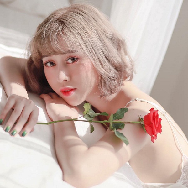 việt phương thoa bao nhiêu tuổi