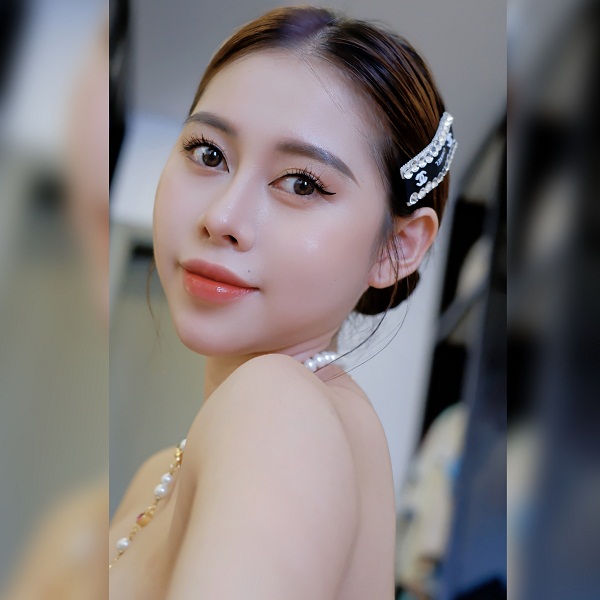 việt phương thoa làm nghề gì