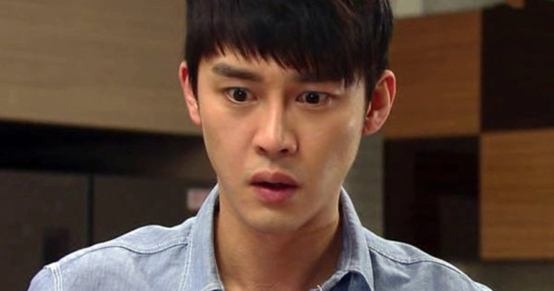 Vừa đến công ty thì con gái đã gọi điện nói bố về gấp, về đến nhà tôi chết lặng với cảnh tượng trước mắt