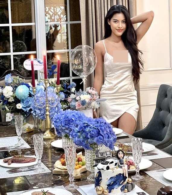 á hậu thể thao phương thảo sinh năm bao nhiêu