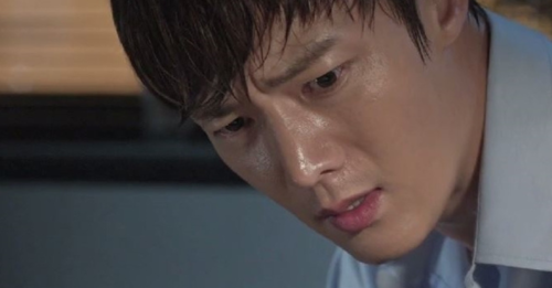 Đi công tác xa, nửa đêm bỏ nhỡ 17 cuộc điện thoại của vợ