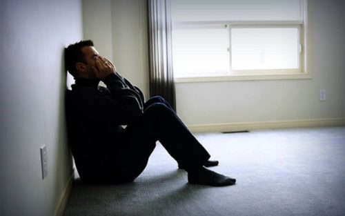 Tôi sợ vợ sẽ xa lánh khi biết chồng làm nghề bốc mộ