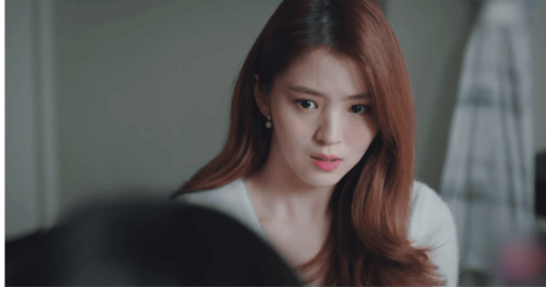 Thấy mẹ chồng có hành động lạ lúc sáng sớm