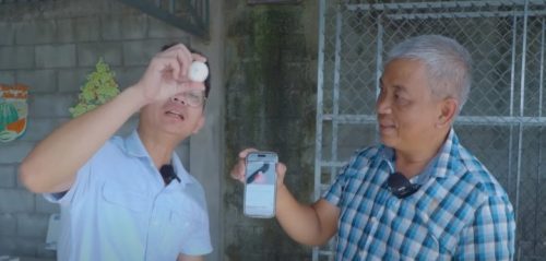 Người đàn ông Cần Thơ có viên đá giống thiên thạch kim cương ở nước ngoài rao giá 105 tỷ đồng