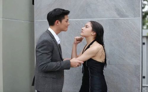 Cầm 5 triệu mẹ chồng đền tiền đôi giày mà tôi thấy xót xa, căm giận chồng mình