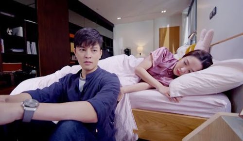 Vợ đi họp lớp về than đau bụng, lúc nghe kết luận của bác sĩ, tôi quyết định ly hôn ngay lập tức