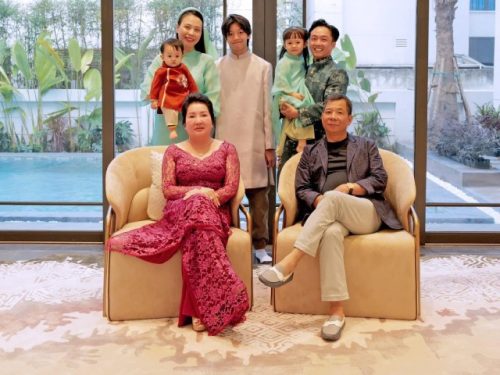 Cường Đô La đăng ảnh đại gia đình gây sốt