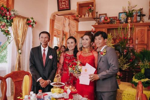 Bất ngờ cuộc sống của cô dâu nhận 14 cây vàng, sổ đỏ 4 tỷ gây xôn xao MXH cách đây hơn 3 năm