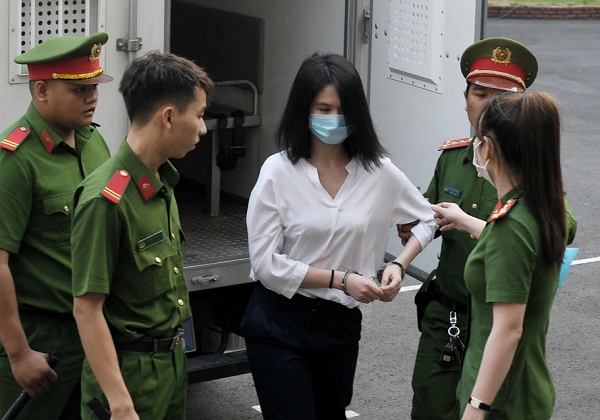 ngọc trinh hầu tòa