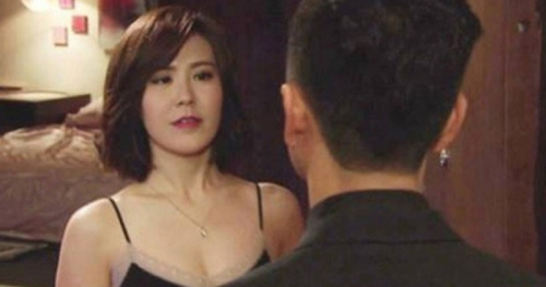 Sau 3 năm ly hôn, vợ cũ đến tìm tôi với chiếc áo ngủ mỏng tang, thủ thỉ van nài