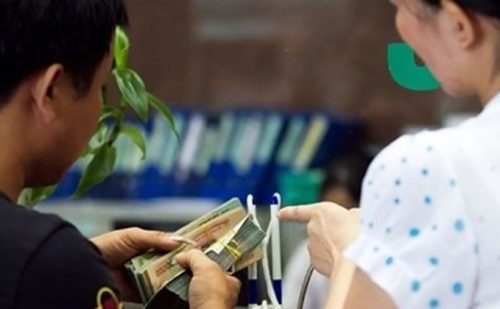 Tôi đau khổ phát hiện ra nguồn gốc số tiền 50 triệu mỗi tháng chồng chuyển vào tài khoản của mình