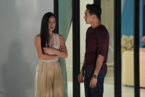 Anh rể say rượu ngủ nhờ một đêm, đang mơ màng thì anh gõ cửa nhờ làm 1 việc