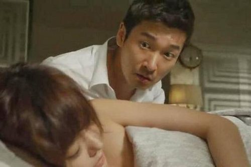 Có thai nhưng bị người yêu phụ bạc, tôi đành cưới vội anh bán rau và cái kết