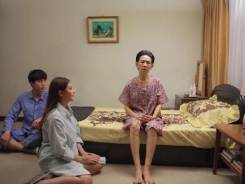 Phát hiện chị dâu uống thuốc tránh thai, mẹ tôi tức giận bắt anh bỏ vợ rồi choáng váng trước lời anh nói