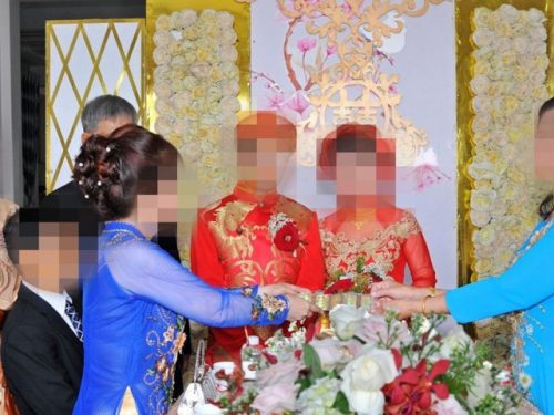 Vụ án tấm hình cưới và chuyện mẹ chồng cho cô dâu, chú rể 5 cây vàng