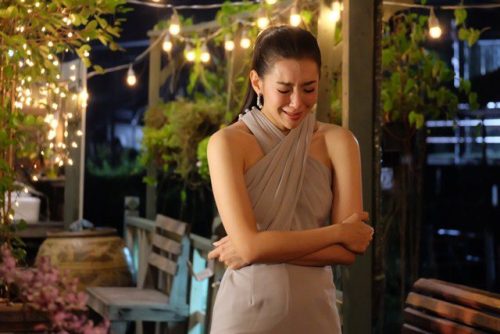 Về quê nghỉ lễ, vợ chồng tôi bàng hoàng khi thấy trong nhà để sẵn 2 chiếc quan tài và ảnh thờ của bố mẹ chồng