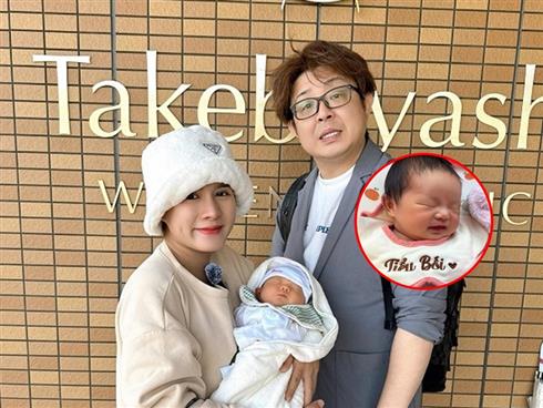 Bà Nhân Vlog khoe ảnh cận mặt con gái đầu lòng