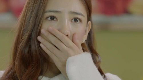 Chị giúp việc có biểu hiện lạ lúc nửa đêm, tôi âm thầm theo dõi và phát hiện bí mật động trời