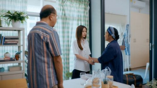 Con dâu làm ngân hàng nhưng không có tiền trả viện phí cho chồng, biết bí mật của con tôi giận tím mặt