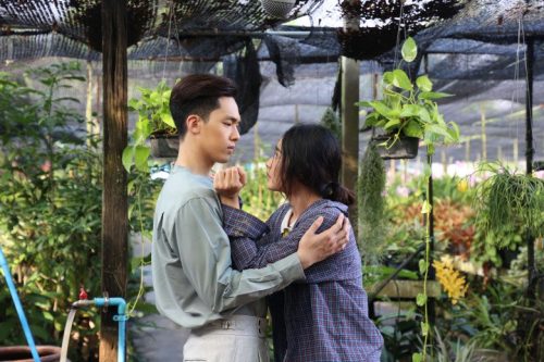 Đến thăm mẹ vợ ốm, dì hàng xóm hỏi 2 câu, tôi liền về nhà đề nghị ly hôn