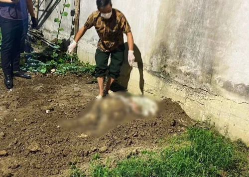 Hải Phòng: Mẹ vật vã đau đớn khi con gái bị bạn trai sát hại